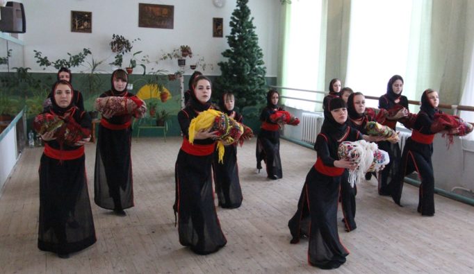 Виступ танцювального колективу «Нова хвиля»