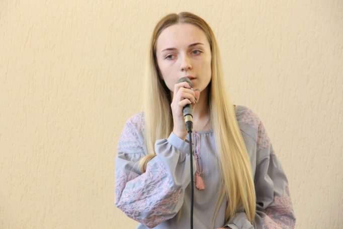 Співає студентка Уляна Іванова (ІП-31Б)