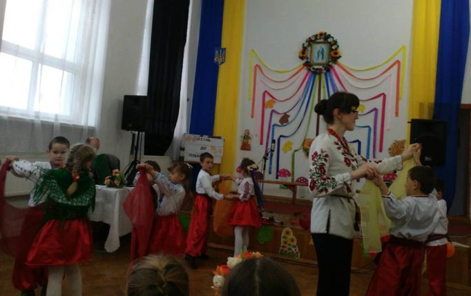 Виховний захiд проводить учитель Галина Шибунька