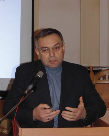 Участь в обговоренні приймає проректор з наукової роботи професор Микола Пантюк