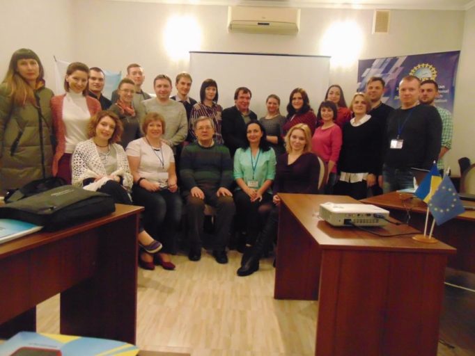 Фото з професором Тарасом Фiнiнковим