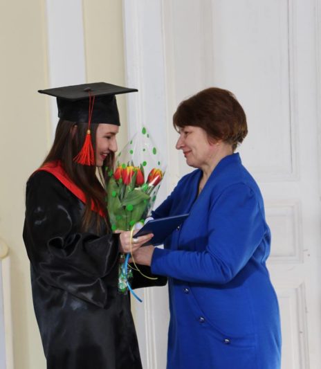 Випускників прийшли привітати їх батьки