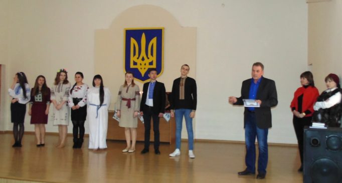 Урочиста мить нагородження