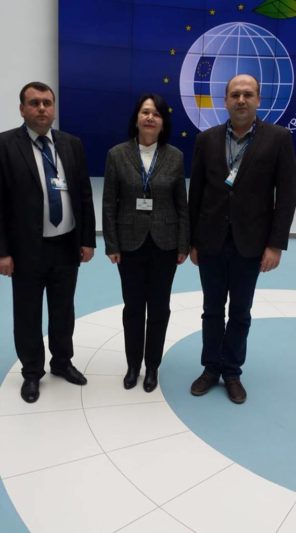 На фото зліва направо: проректор з науково-педагогічної роботи доцент Юрій Вовк, ректор професор Надія Скотна, доцент Павло Скотний