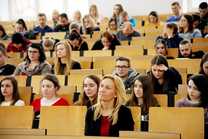 Студенти спеціальності «Внутрішня безпека» під час лекції професора Світлани Щудло