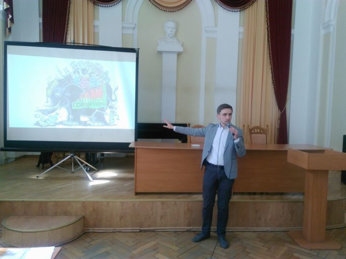 Лектор Петро Дарморіс