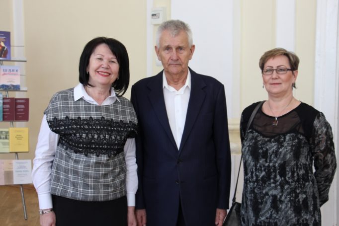 Фото на згадку (зліва направо) професори Надія Скотна, Станіслав Домбровський та доктор Беата Скварек