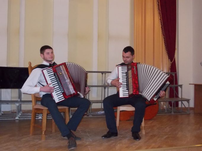 Дует - О.Кацеляк та Р.Макойда