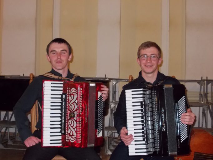 Дует - Ю.Бобітко та І.Собіль