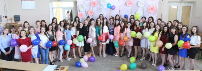 Випускники-бакалаври