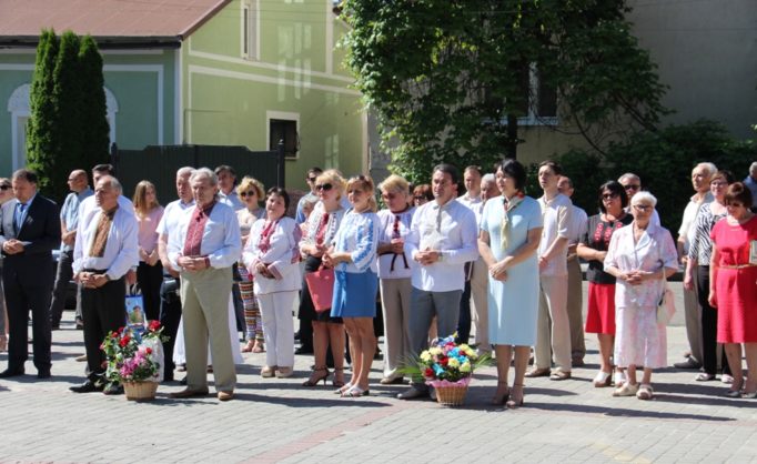 Покладання квітів до підніжжя пам’ятника Іванові Франку (Дрогобич)
