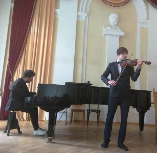 Євген Сов’як (фортепіано) і Максим Угриновський (скрипка)