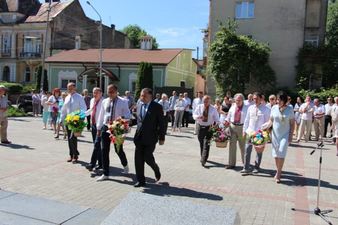 Покладання квітів до підніжжя пам’ятника Іванові Франку (Дрогобич)