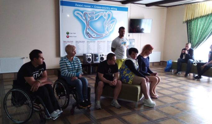 Бесiда з провiдними спецiалiстами Центру