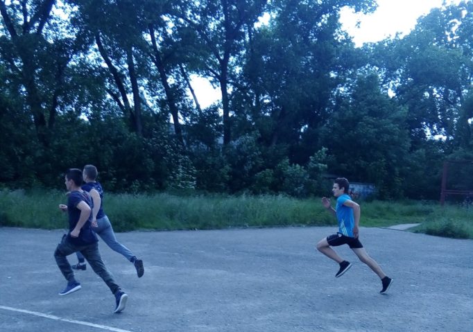 Бiг 200 м серед чоловiкiв