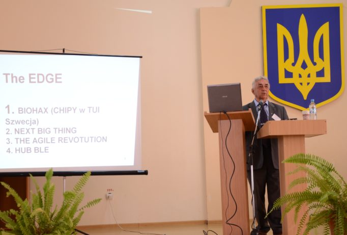 Доповідь професора Казімєжа Крупи (Державна вища професійна школа в Кросно (Польща))