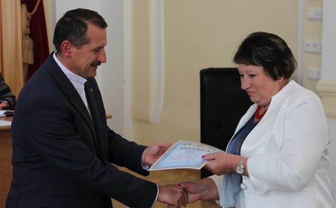 Подяку отримує доцент Галина Філь