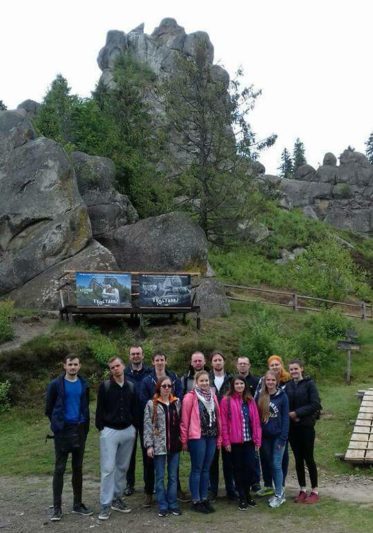 Студенти пiдкорюють наскельну фортецю