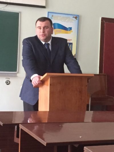Відкриває конференцію проректор доцент Юрій Вовк