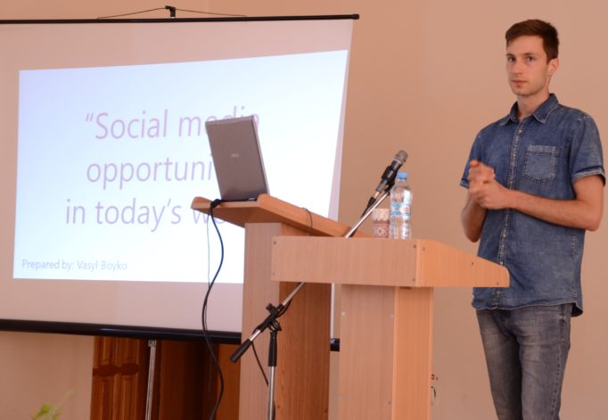 Виступ англійською мовою студента-магістра кафедри економіки та менеджменту В. Бойка