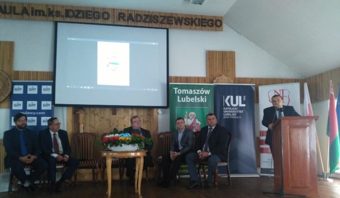 Виступає декан соціально-гуманітарного факультету доцент Ігор Гриник