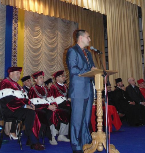 Вітальне слово виголошує народний депутат України Богдан Матківський