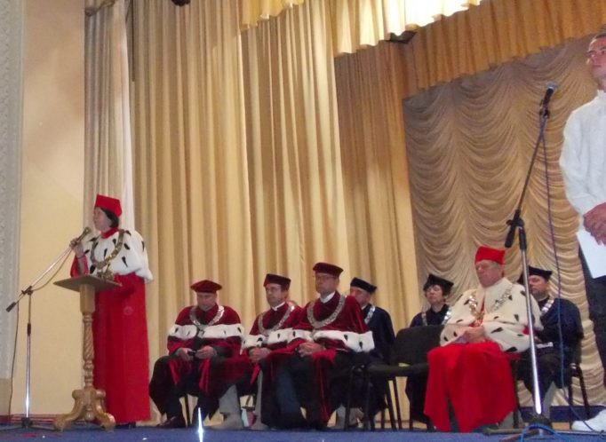 Вітальне слово виголошує ректор професор Надія Скотна