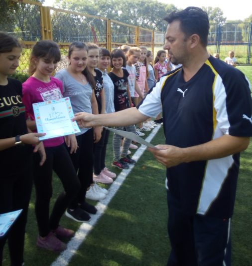 Вручення сертифiкатiв про участь в Олiмпiйському уроцi