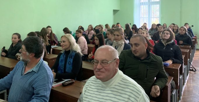 Зворушенi поетичним Словом