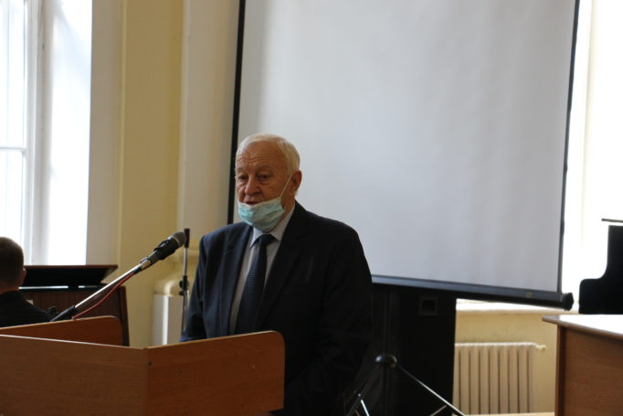 Директор інституту музичного мистецтва вітає студентів-першокурсників